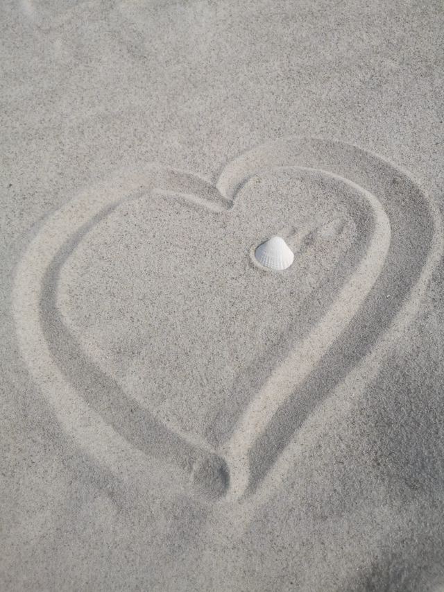 Herz im Sand