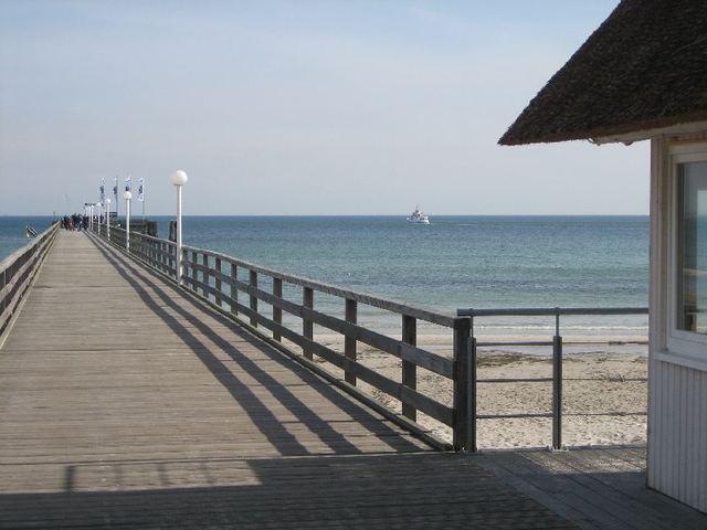 Blick von der Seebrücke auf die Ostsee