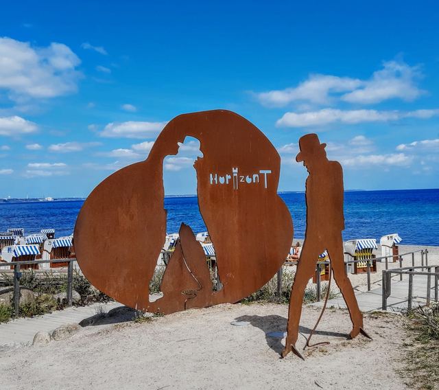 Skulptur an der Dünenpromenade