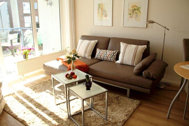 Wohnbereich mit komfortabler Leder-Relax-Couch